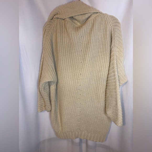 Umgee Cozy Cream Oversized Cowl Neck Sweater Size Small - Picture 3 of 3